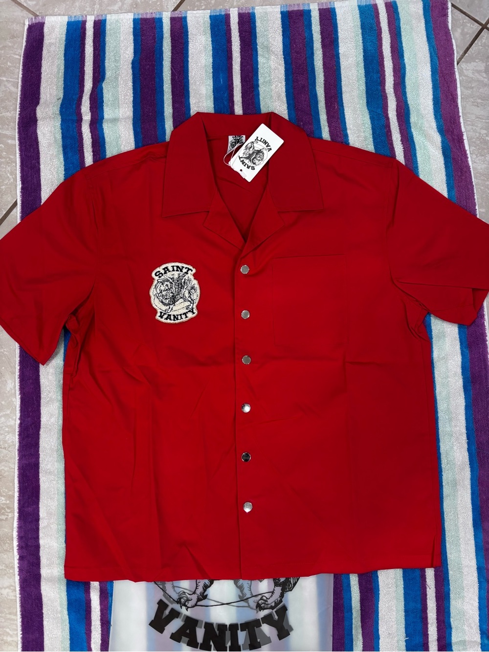 Men’s Red Short-Sleeve Button-Down Camp Shirt